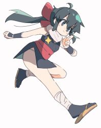  1girl azumaya_koyuki closed_mouth geta gradient_background hair_between_eyes japanese_clothes keroro_gunsou kimono long_hair naka_(buttergirl_02) ninja sandals scarf short_kimono sleeveless sleeveless_kimono socks solo tabi white_background 