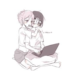  2girls alien_stage barefoot black_hair blush chinese_text claw_hair_clip coldmeow computer glasses hair_ornament hairclip highres laptop midriff mizi_(alien_stage) multiple_girls navel pink_hair shirt short_hair short_sleeves sitting sua_(alien_stage) translation_request 