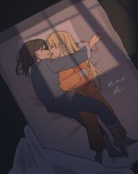  2girls bang_dream! barefoot black_hair blonde_hair blue_pants blue_shirt closed_eyes commentary_request couple hair_ornament hairclip highres hug korean_commentary long_hair long_sleeves medium_hair multiple_girls okusawa_misaki orange_pants orange_shirt pajamas pants shirt sleeping tsurumaki_kokoro yabooo_2000 yuri 