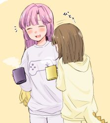  2girls :3 anyoji_hime anyoji_hime_(sega_lucky_lottery_sleepwear) blonde_hair blunt_bangs blunt_sidelocks blush brown_hair closed_eyes coffee_mug commentary_request cowboy_shot cup curtained_hair dinosaur_tail fake_tail game_controller_print gradient_hair highres holding holding_cup hood hoodie kachimachi_kosuzu kachimachi_kosuzu_(sega_lucky_lottery_sleepwear) link!_like!_love_live! long_sleeves love_live! mug multicolored_hair multiple_girls namazakana_kuenai notice_lines official_alternate_costume open_mouth pants pink_hair print_shirt purple_pants purple_shirt shirt side_part sidelocks simple_background standing steam tail translation_request virtual_youtuber yellow_background yellow_hoodie 