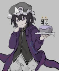  1other androgynous arrow_print birthday birthday_cake black_shirt cake candle chinese_commentary closed_mouth coattails collared_shirt commentary_request cowboy_shot dated detached_hood fire food frilled_headwear frilled_shorts frills grey_background grey_hat hair_between_eyes hand_on_own_chin happy hat highres holding holding_plate hood hood_down hooded_jacket jacket len&#039;en long_sleeves looking_ahead mob_cap open_clothes open_jacket other_focus plate print_jacket puffy_shorts purple_hair purple_jacket shirt shitodo_kuroji short_hair shorts simple_background smile solo standing suihha364253 triangular_headpiece violet_eyes white_shorts zipper 