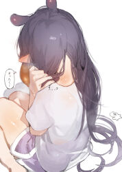  1girl absurdres black_hair blush chocosong commentary_request ear_blush from_behind highres hololive hololive_english long_hair neck neck_blush ninomae_ina&#039;nis purple_shorts see-through_clothes see-through_shirt shirt shorts simple_background sitting solo speech_bubble t-shirt thighs translation_request virtual_youtuber white_background 