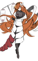  1girl absurdres black_bodysuit bodysuit claws coat e.g.o_(project_moon) full_body green_eyes hashtag-only_commentary highres ishmael_(project_moon) limbus_company long_hair looking_at_viewer mask orange_hair project_moon respirator sidelocks simple_background skeleton_print solo thoracalgia_(e.g.o) very_long_hair vyfrit walking white_background white_coat 