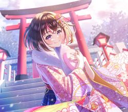  1girl azki_(hololive) azki_(new_year)_(hololive) beret black_hair blue_skirt bob_cut closed_mouth colored_inner_hair commentary_request day double-parted_bangs floral_print floral_print_kimono flower fur_scarf furisode_sleeves hair_flower hair_ornament hakama hakama_skirt hat highres holding holding_unworn_clothes holding_unworn_hat hololive japanese_clothes kanzashi kimono long_skirt looking_at_viewer mole mole_under_eye multicolored_hair official_alternate_costume official_alternate_hair_length official_alternate_hairstyle outdoors pink_hair pink_hat pink_kimono pink_streaks print_kimono redpepperoni00 scarf short_hair shrine skirt smile solo torii unworn_hat unworn_headwear violet_eyes virtual_youtuber white_scarf white_streaks wide_sleeves 