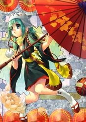  blue_eyes green_hair hat hatsune_miku highres ka-san oriental_umbrella solo tabi umbrella vocaloid 