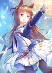  1girl absurdres animal_ears armband black_pantyhose blue_eyes blue_jacket blue_sky blush bow breasts brown_hair commentary_request dress ear_bow ear_ribbon grass_wonder_(stone-piercing_blue)_(umamusume) grass_wonder_(umamusume) highres horse_ears horse_girl horse_tail jacket kanzakietc long_hair long_sleeves multicolored_hair open_mouth outstretched_arm pantyhose red_armband sailor_collar sky smile solo tail umamusume white_dress white_hair white_sailor_collar 