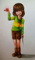  1other 2017 2d aideemargarita ambiguous_gender ankle_boots bilingual_commentary blood blood_on_knife boots brown_boots brown_hair brown_shorts chara_(undertale) child colored_pencil_(medium) commentary english_commentary full_body glowing glowing_heart green_sweater heart heart_necklace holding holding_knife holding_weapon horizontal-striped_clothes human jewelry knife long_sleeves looking_at_viewer mixed-language_commentary necklace other_focus red_eyes shadow short_hair shorts simple_background single_horizontal_stripe solo spanish_commentary standing striped_clothes striped_sweater sweater traditional_media two-tone_sweater undertale utdr_(toby_fox) weapon white_background yellow_stripes 