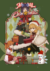  3girls :< :o absurdres argyle_background ascot bell black_bow black_bowtie black_hair black_shoes blonde_hair blunt_bangs boots bow bowtie box candy candy_cane character_snowman chinese_commentary christmas christmas_ornaments christmas_tree cirno closed_mouth clownpiece commentary_request dress drill_hair fairy_wings flying food gift gift_box gingerbread_man green_background green_bow hair_bow hat highres holding holding_box holly iwakoo jingle_bell long_hair luna_child medium_hair merry_christmas multiple_girls open_mouth orange_hair pinecone puffy_short_sleeves puffy_sleeves purple_bow purple_hat red_bow red_eyes red_hat santa_hat shoes short_sleeves snowflakes snowman star_(symbol) star_sapphire sunny_milk tearing_up touhou transparent_wings tree-topper twin_drills two_side_up violet_eyes white_boots white_dress wings yellow_ascot yellow_eyes 