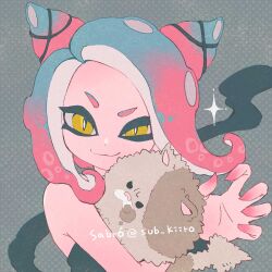  1girl artist_name blue_hair bright_pupils claw_pose closed_mouth commentary_request gradient_hair grey_background hair_horns hair_ornament highres li'l_judd_(splatoon) long_hair looking_at_viewer multicolored_hair octoling octoling_girl octoling_player_character pink_hair raised_eyebrow slit_pupils smile sparkle splatoon_(series) sub_kiiro tentacle_hair twitter_username two-tone_hair white_pupils x_hair_ornament yellow_eyes 