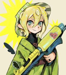  1boy alternate_species animification blonde_hair blue_eyes bucket_hat chinese_commentary commentary_request earrings green_kimono hardcore_heart hat heart highres japanese_clothes jewelry kimono male_focus mangle342 minecraft_youtube octoling parody ph1lza pointy_ears short_hair single_earring smile solo splatoon_(series) sticker upper_body 