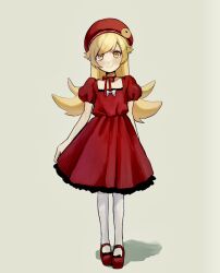  1girl blonde_hair bow commentary dress dress_bow hat highres inui_(tjb_e0) long_hair looking_at_viewer monogatari_(series) neck_ribbon oshino_shinobu puffy_sleeves red_dress red_hat red_ribbon red_shoes ribbon shoes simple_background smile solo yellow_background yellow_eyes 
