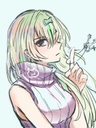  1girl alternate_costume alternate_hairstyle aqua_background breasts closed_mouth commentary_request fish_hair_ornament from_side frown green_hair green_streaks hair_between_eyes hair_down hair_ornament hand_up heaven_burns_red holding holding_key index_finger_raised key large_breasts long_hair looking_at_viewer multicolored_hair nose ooshima_isuzu rin_0101010 simple_background sketch sleeveless sleeveless_sweater solo streaked_hair sweater turtleneck turtleneck_sweater upper_body very_long_hair violet_eyes white_sweater 
