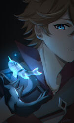  1boy black_background black_gloves blue_eyes brown_hair closed_mouth commentary genshin_impact gloves highres hologram looking_at_viewer male_focus narwhal object_floating_above_hand philosophia red_shirt shirt short_hair simple_background solo tartaglia_(genshin_impact) untranslatable_commentary upper_body 