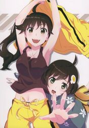  ahoge araragi_karen araragi_tsukihi bakemonogatari black_eyes black_hair fang fried_egg hair_ornament highres japanese_clothes kimono midriff monogatari_(series) multiple_girls navel nisemonogatari official_art short_hair siblings sisters track_jacket yatanuko 