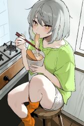  1girl alternate_costume anby_demara bright_pupils chopsticks commentary_request eating food green_shirt grey_hair highres holding holding_chopsticks holding_food indoors instant_cup_noodles instant_noodles korean_commentary looking_at_viewer minez orange_socks shirt short_hair short_sleeves shorts sitting socks solo stool white_pupils white_shorts yellow_eyes zenless_zone_zero 