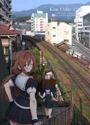  3girls absurdres asashio_(kancolle) asashio_kai_ni_(kancolle) black_gloves black_shirt black_skirt brown_hair fingerless_gloves gloves headband highres ichikawa_feesu kantai_collection looking_at_viewer looking_back multiple_girls one_eye_closed outdoors photo_background red_headband shiratsuyu_(kancolle) shiratsuyu_kai_ni_(kancolle) shirt skirt yuudachi_(kancolle) yuudachi_kai_ni_(kancolle) 