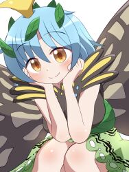  1girl antennae bare_arms blue_hair blush butterfly_wings closed_mouth commentary_request dress eternity_larva feet_out_of_frame green_dress hair_between_eyes head_rest highres insect_wings leaf leaf_on_head looking_at_viewer rokugou_daisuke short_hair signature simple_background sitting sleeveless sleeveless_dress smile solo touhou white_background wings yellow_eyes 