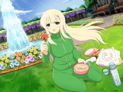 1girl :d aqua_eyes bag bench blonde_hair blue_flower blue_sky blush breasts clouds day flower food food_art fountain game_cg grass green_hair_ornament green_jacket green_pants green_tea green_track_suit hair_ornament hairclip holding holding_food jacket large_breasts light_particles light_rays long_hair looking_at_viewer noodles official_art open_mouth orange_flower outdoors pants park park_bench pink_flower plant ramen senran_kagura shoes sitting sky smile solo sparkle splashing sunbeam sunlight tako-san_wiener tea thermos toothpick track_jacket track_pants track_suit tree very_long_hair water white_flower white_shoes yellow_flower yokozuwari yomi_(senran_kagura) 