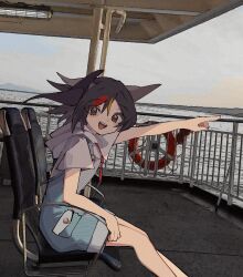  1girl barn_swallow_(kemono_friends) bird_girl bird_wings black_hair brown_eyes chair commentary_request feathered_wings head_wings highres hood hoodie kanmoku-san kemono_friends looking_at_viewer multicolored_hair outdoors overalls short_hair sitting solo streaked_hair white_hoodie wings 