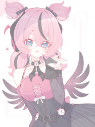  1girl absurdres aria_(discordant_note)_(zenless_zone_zero) aria_(zenless_zone_zero) bare_shoulders black_bridal_gauntlets black_choker black_hair black_streaks blue_eyes bridal_gauntlets choker collarbone commentary crossed_bangs hair_between_eyes hand_up heart highres looking_at_viewer multicolored_hair official_alternate_costume pink_hair quad_tails skull_ornament solo streaked_hair untranslatable_commentary upper_body white_background wings zenless_zone_zero zzzii0 