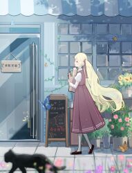  1girl bag baguette black_cat blonde_hair blue_background bow bread brown_eyes brown_shoes cat closed_mouth collared_shirt commentary_request day dress flower flower_shop food frilled_sleeves frills from_side full_body glass_door grey_pantyhose groceries hair_bow happy highres holding holding_bag juliet_sleeves light_particles loafers long_dress long_hair long_sleeves looking_ahead menu_board miqing monarch_butterfly original outdoors pantyhose paper_bag pink_flower plant pleated_dress potted_plant puffy_sleeves purple_flower red_bow red_dress shade shadow shirt shirt_under_dress shoes shop sign smile solo sunflower tiles twintails very_long_hair vines walking wavy_hair white_shirt window yellow_flower 