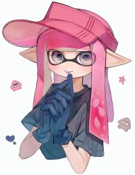  1girl :p black_gloves black_shirt commentary english_commentary gloves grey_eyes hat heart inkling inkling_girl inkling_player_character kodak_painter long_hair looking_at_viewer pink_hair pink_hat pointy_ears shirt simple_background solo splatoon_(series) star_(symbol) t-shirt tentacle_hair tongue tongue_out upper_body visor_cap white_background 