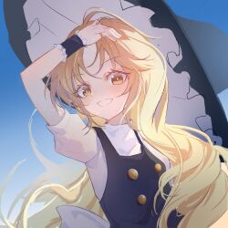  1girl apron back_bow black_hat black_vest black_wrist_cuffs blonde_hair blue_sky bow chinese_commentary commentary_request day hat kirisame_marisa long_hair puffy_short_sleeves puffy_sleeves short_sleeves sky solo touhou upper_body vest waist_apron white_apron witch_hat wrist_cuffs yellow_eyes z-bow 