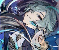  1boy ahoge armor black_gloves blue_shirt cape collared_shirt commentary_request dodging genshin_impact gloves green_hair grin hair_between_eyes knife leaning_back lohen_(genshin_impact) long_sleeves looking_at_viewer male_focus motion_blur motion_lines multicolored_eyes pauldrons sakura_no_yoru shirt short_hair shoulder_armor single_pauldron slashing smile solo upper_body 
