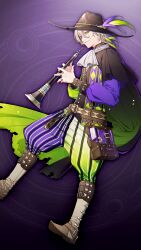  1boy asymmetrical_clothes baggy_pants belt book cape feathers flute full_body game_asset green_eyes green_feathers grimms_notes hat heterochromia holding holding_flute holding_instrument instrument male_focus non-web_source official_art pants pied_piper_of_hamelin_(grimms_notes) purple_background purple_feathers shirotaka_(5choume) smile solo violet_eyes 