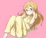  barefoot bespectacled blonde_hair blue_eyes glasses k-on! kotobuki_tsumugi long_hair nakasima-syouta pajamas 