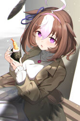  1girl :3 ahoge animal_ears bench black_feathers blurry blush brown_coat brown_hair coat commentary_request depth_of_field ear_ribbon falling_feathers feathers food hair_between_eyes hairband highres holding holding_food horse_ears horse_girl jewelry looking_at_viewer meisho_doto_(umamusume) meyamu multicolored_hair necklace onigiri open_clothes open_coat open_mouth pink_hairband purple_ribbon ribbon short_hair sitting solo streaked_hair sweater turtleneck turtleneck_sweater umamusume violet_eyes white_streaks white_sweater wooden_bench 