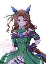  1girl animal_ears black_gloves brown_eyes brown_hair buttons commentary_request dress ear_covers gloves green_dress hand_on_own_hip highres horse_ears horse_girl horse_tail king_halo_(king_of_emeralds)_(umamusume) king_halo_(umamusume) looking_at_viewer simple_background smile solo tail take20131004 umamusume white_background 