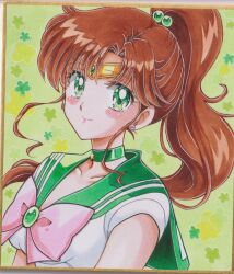  1girl bishoujo_senshi_sailor_moon blush bow breasts brooch brown_hair chikoto_(kztc4472) choker circlet closed_mouth collarbone commentary curtained_hair earrings floral_background flower_earrings gem gold_circlet green_background green_choker green_eyes green_gem green_sailor_collar hair_bobbles hair_ornament high_ponytail highres jewelry kino_makoto leotard lone_nape_hair long_hair long_sidelocks looking_at_viewer magical_girl medium_breasts parted_bangs photo_(medium) picture_frame pink_bow ponytail sailor_collar sailor_jupiter sailor_senshi_uniform short_sleeves sidelocks smile solo star_(symbol) star_choker traditional_media upper_body white_leotard 