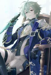  1boy ahoge armor belt belt_collar black_belt black_gloves blue_gloves blue_shirt choker coat collar collared_shirt commentary_request crossed_bangs crossed_legs double-parted_bangs ear_piercing earrings genshin_impact gloves green_hair grin hair_between_eyes hair_intakes highres holding holding_knife holding_weapon jewelry knife lohen_(genshin_impact) long_sleeves looking_at_viewer male_focus mole mole_under_eye multicolored_eyes multicolored_gloves pants piercing shiro_coco shirt short_hair shoulder_armor single_earring sitting smile solo thigh_strap twitter_username two-tone_gloves weapon white_background white_pants 