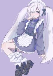  1girl alternate_costume belt black_shoes closed_mouth dress frilled_dress frilled_hairband frills full_body hair_over_one_eye hairband highres keinnanoda long_hair loose_socks mahou_shoujo_no_majo_saiban maid maid_headdress natsume_an-an one_eye_covered purple_background purple_dress shoes simple_background socks solo thigh_strap twintails violet_eyes white_hair white_hairband white_socks 