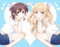  alternate_costume alternate_hairstyle babydoll blonde_hair blue_babydoll blue_eyes blue_shorts blush bow brown_hair commentary_request from_side funami_yui grin hair_bow hair_ornament hands_on_own_cheeks hands_on_own_face hands_up heart heart_background highres ipod ipod_shuffle ipod_shuffle_2g knees light_frown long_hair looking_at_viewer mei-chan_(meiyuri0405) mp3_player multiple_girls polka_dot polka_dot_bow shirt short_hair short_shorts shorts simple_background smile squatting star_(symbol) star_hair_ornament t-shirt teeth toshinou_kyouko two_side_up white_shirt yellow_eyes yuruyuri 