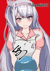  1girl ball bowling_ball commentary_request fuyutsuki_(kancolle) fuyutsuki_(round1)_(kancolle) grey_eyes grey_hair grey_hairband grey_shirt hair_ribbon hairband highres holding holding_ball kantai_collection kurano_kisuke one-hour_drawing_challenge one_side_up red_background ribbon shirt smile solo twitter_username upper_body 