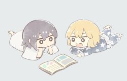  2girls barefoot black_hair blonde_hair blue_pajamas book brown_hair chibi chibi_only commentary_request cyu_ta frilled_pajamas frills grey_background hakurei_reimu head_on_hands head_rest kirisame_marisa medium_hair multiple_girls open_book open_mouth pajamas pointing sleepwear star_(symbol) star_print touhou 