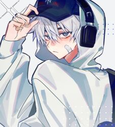  1boy absurdres bandaid bandaid_on_face baseball_cap chinese_commentary closed_mouth commentary_request grey_eyes hair_between_eyes hand_up hat headphones highres hood hood_up hoodie looking_at_viewer looking_back lu_guang male_focus shiguang_dailiren short_hair simple_background solo upper_body white_hair white_hoodie zhi_bai 
