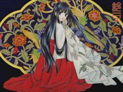  1girl artist_name black_eyes black_hair chihaya_(clothing) closed_mouth color_ink_(medium) floral_background full_body hakama hakama_skirt hands_up holding holding_kimono holding_unworn_clothes japanese_clothes kimono long_hair looking_at_viewer looking_back miko original red_hakama skirt solo suzumame traditional_media very_long_hair white_kimono 