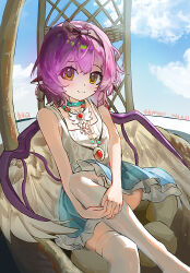  1girl alternate_costume animal_ears bird_ears bird_girl bird_wings blue_skirt blue_sky blush closed_mouth clouds commentary_request highres holding_own_leg jewelry looking_at_viewer mystia_lorelei orange_eyes outdoors pendant pink_hair qinweiq short_hair sitting skirt sky smile solo thigh-highs touhou white_thighhighs wings 