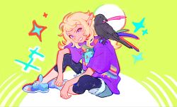 1girl absurdres animal_on_shoulder bird blonde_hair commentary crow curly_hair denim denim_shorts dungeon_meshi elf feathers fleki four-pointed_star green_background highres leggings leggings_under_shorts long_hair looking_at_viewer pointy_ears print_leggings print_shirt purple_shirt rainbow shirt shoes shorts sitting smile sneakers tolikoo violet_eyes 