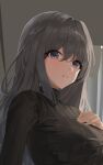  1girl bangs black_sweater breasts grey_background hair_between_eyes hair_intakes highres large_breasts long_hair looking_at_viewer original parted_lips pray_(furei) ribbed_sweater shiny shiny_hair silver_hair solo straight_hair sweater turtleneck turtleneck_sweater upper_body violet_eyes 
