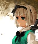  bob_cut expressionless green_eyes hair_ribbon hairband konpaku_youmu ribbon short_hair silver_hair solo sword touhou weapon yin2929 