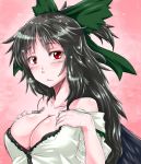  bare_shoulders black_hair black_wings bow breasts cleavage hair_bow kuon846 kuon_yashiro large_breasts long_hair off_shoulder red_eyes reiuji_utsuho solo third_eye touhou wings 