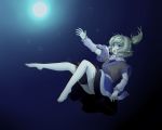  1girl arm_warmers bare_legs barefoot blonde_hair blue_background bubble darkness gomi_(gomitin) green_eyes light mizuhashi_parsee open_mouth outstretched_arm pointy_ears ponytail sash scarf shirt short_sleeves skirt solo touhou underwater 