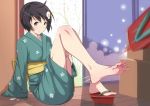  94plum ahoge araragi_tsukihi barefoot black_eyes black_hair blush feet fried_egg geta hair_ornament japanese_clothes long_legs monogatari_(series) nisemonogatari no_socks sandals short_hair single_shoe sitting soles solo toes tree 