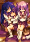  &gt;_&lt; :d ahoge blue_hair brown_hair fang feet green_eyes hair_ribbon hiiragi_kagami hiiragi_tsukasa izumi_konata kusakabe_misao long_hair lucky_star mole open_mouth purple_eyes purple_hair ribbon sakanaya_nakasa school_uniform serafuku smile socks tareme tsurime twintails violet_eyes xd 